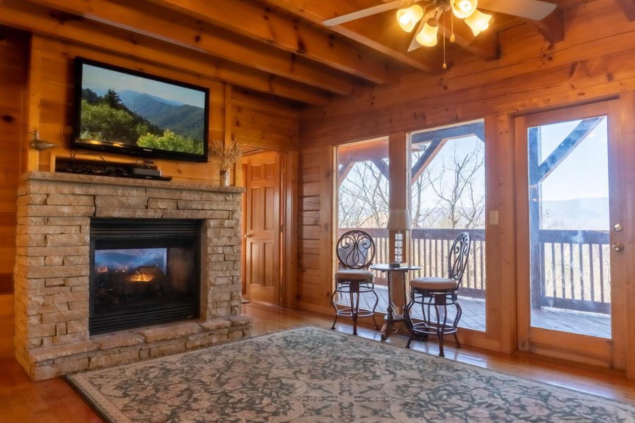 2 King Bedroom Cabin! 2 Jacuzzi Bath! Stunning Mtn View! Hot Tub! Game Room! Sevierville Exterior foto