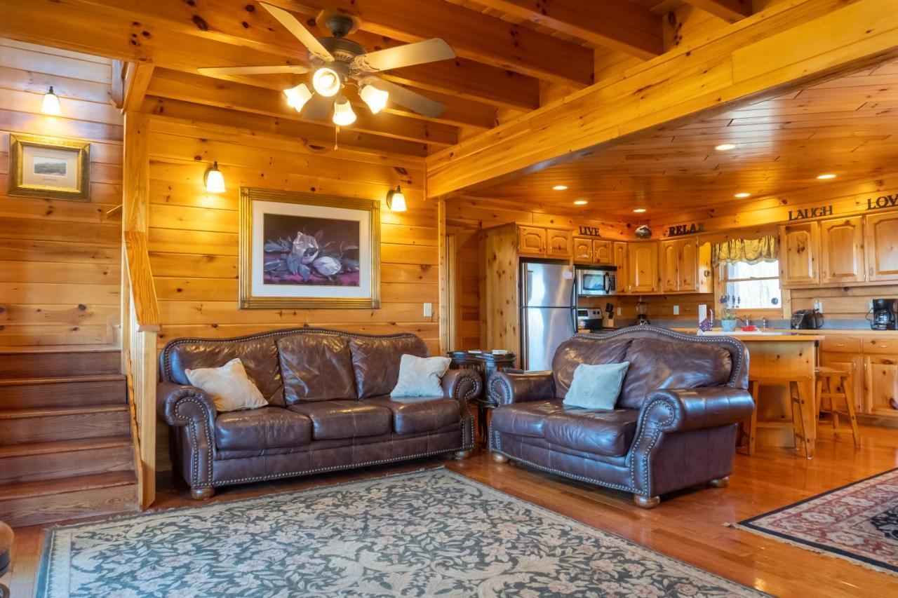 2 King Bedroom Cabin! 2 Jacuzzi Bath! Stunning Mtn View! Hot Tub! Game Room! Sevierville Exterior foto