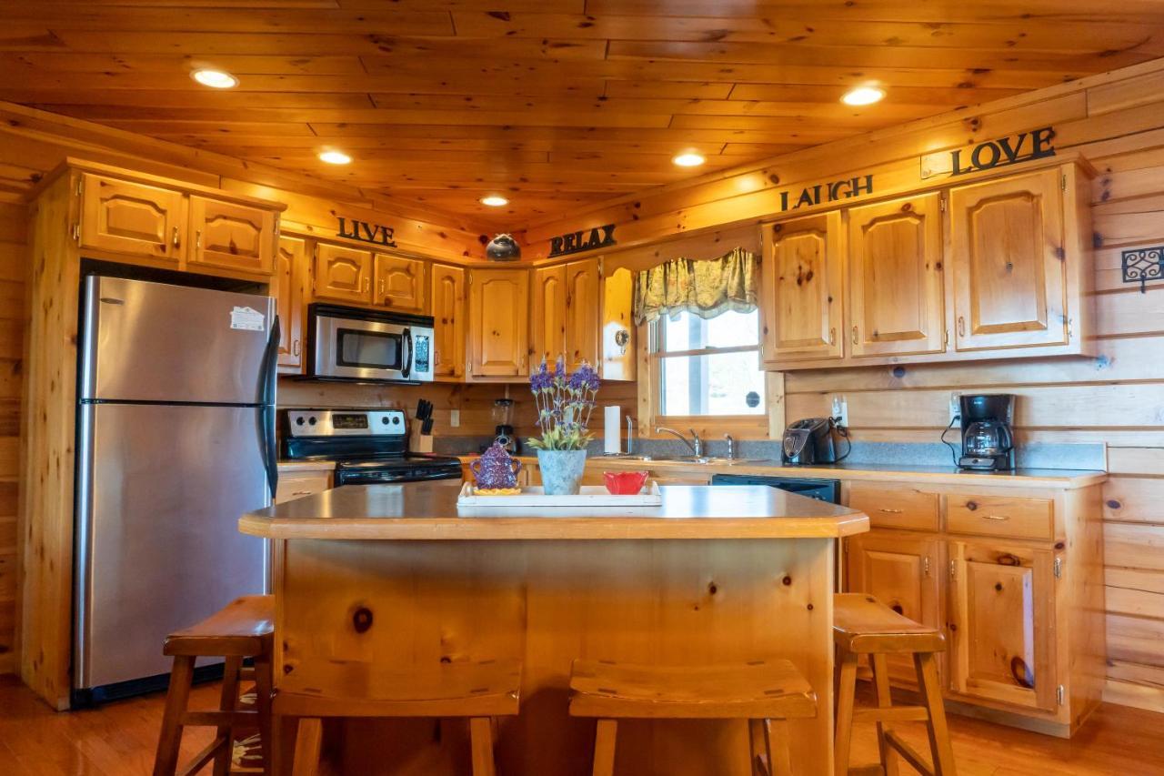 2 King Bedroom Cabin! 2 Jacuzzi Bath! Stunning Mtn View! Hot Tub! Game Room! Sevierville Exterior foto