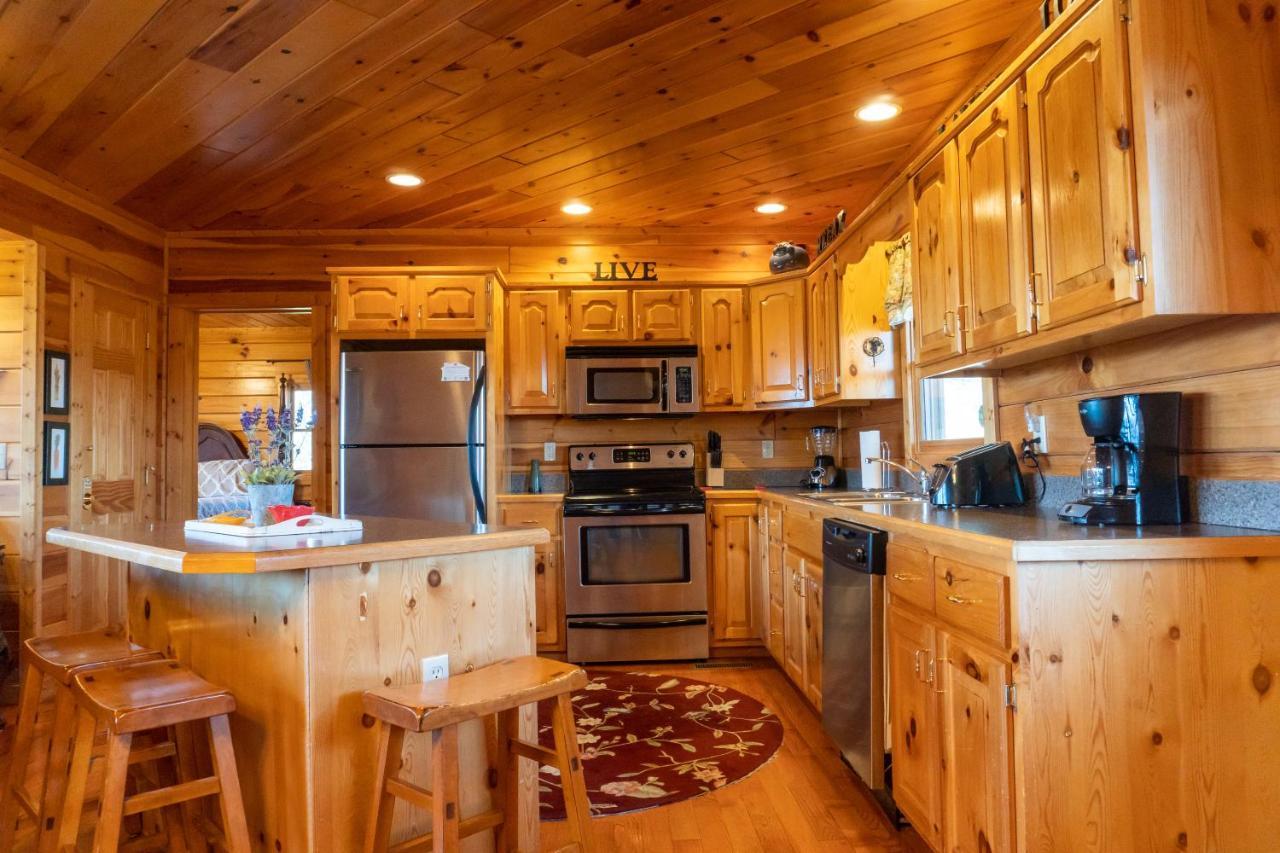 2 King Bedroom Cabin! 2 Jacuzzi Bath! Stunning Mtn View! Hot Tub! Game Room! Sevierville Exterior foto