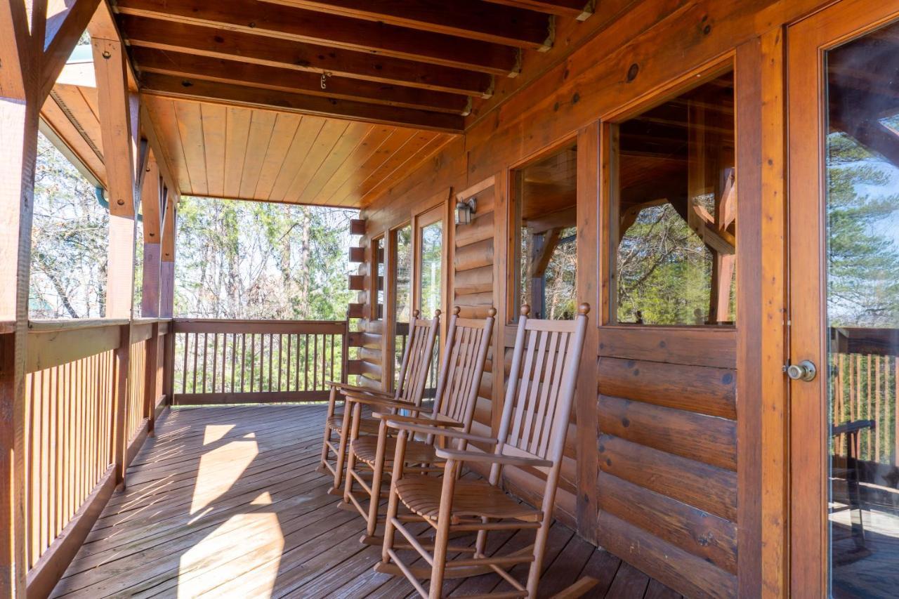 2 King Bedroom Cabin! 2 Jacuzzi Bath! Stunning Mtn View! Hot Tub! Game Room! Sevierville Exterior foto